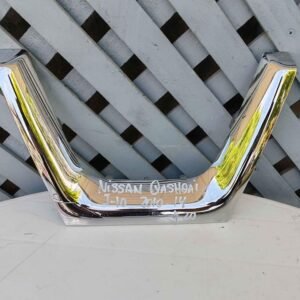 Bisel cromado de máscara Nissan Qashqai 2010 - 2014