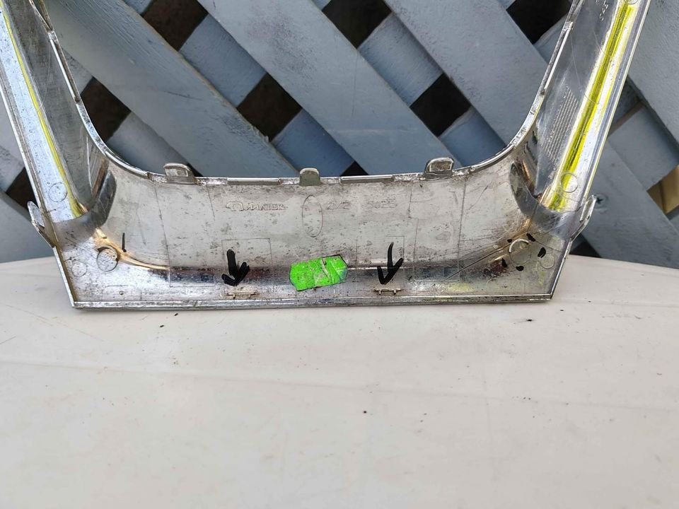 Bisel cromado de máscara Nissan Qashqai 2010 - 2014 - Imagen 4