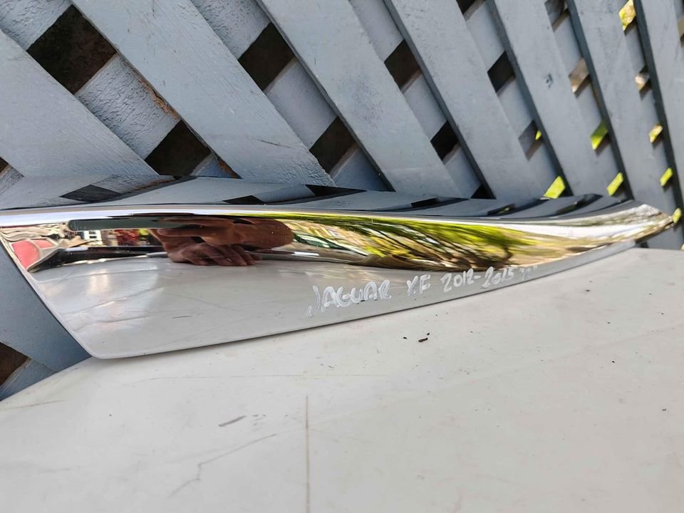 Bisel cromado de neblinero Jaguar XF 2012 - 2015 - Imagen 2