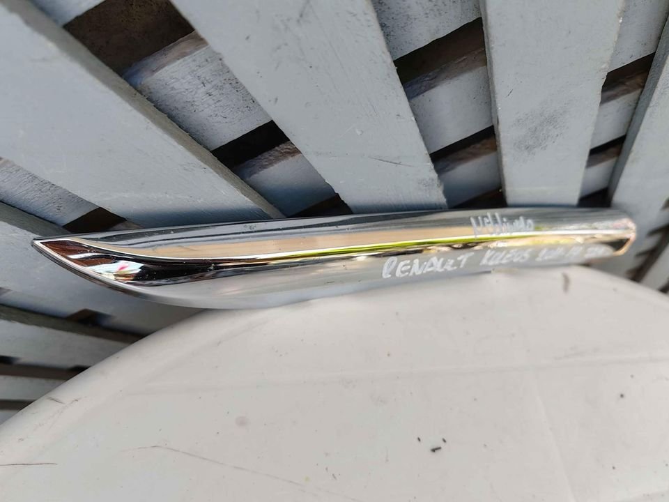 Bisel cromado de neblinero izquierdo Renault Koleos 2011 - 2014 - Imagen 2