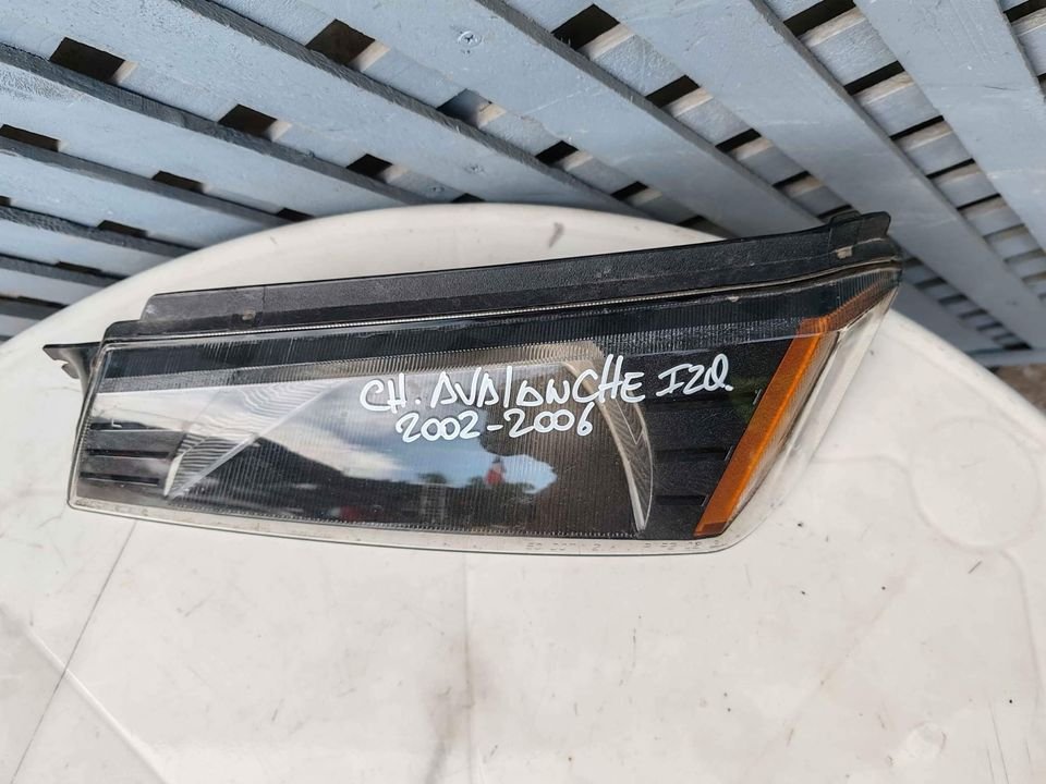 Foco intermitente izquierdo Chevrolet Avalanche 2002 - 2006 - Imagen 4