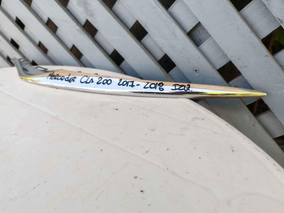 Moldura cromada izquierda de parachoque Mercedes CLA 200 2017 - 2018 - Imagen 3