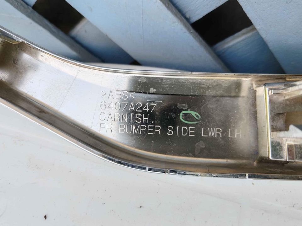 Moldura cromada izquierda de parachoque Mitsubishi Eclipse Cross 2018 - 2022 - Imagen 4