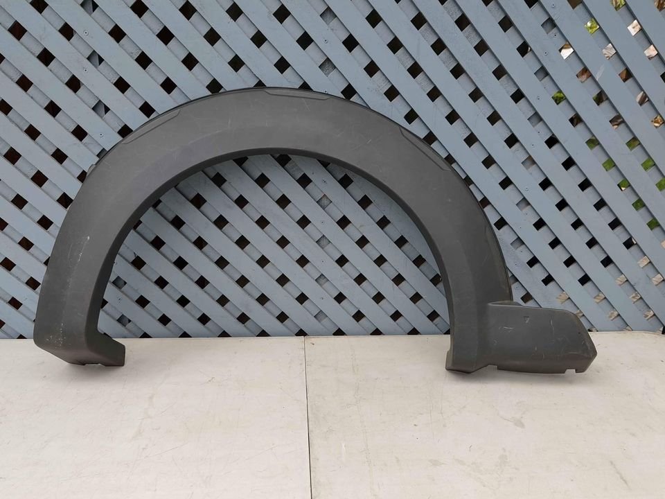 Moldura de rueda trasera derecha Dodge Ram 700 2015 - 2020