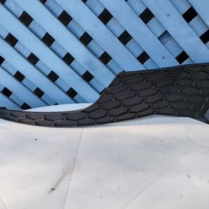 Moldura izquierda de parachoque Mahindra XUV500 2013 - 2016