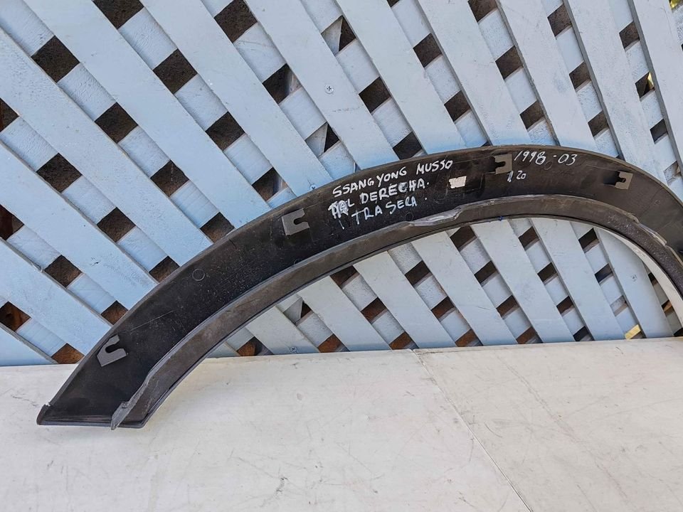 Moldura trasera derecha Ssangyong Musso 1999 - 2004 - Imagen 3