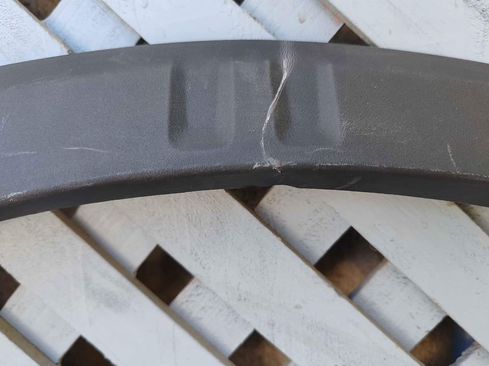 Moldura trasera izquierda MG RX5 2019 - 2024 - Imagen 4