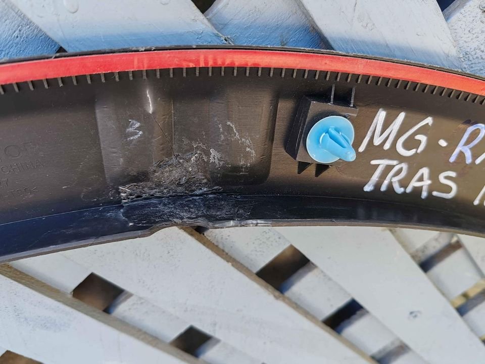 Moldura trasera izquierda MG RX5 2019 - 2024 - Imagen 5