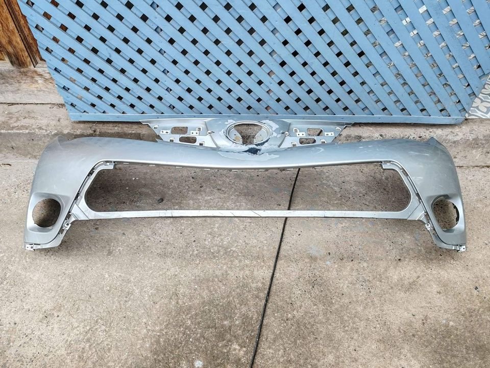 Parachoque delantero Toyota Rav4 2013 - 2015