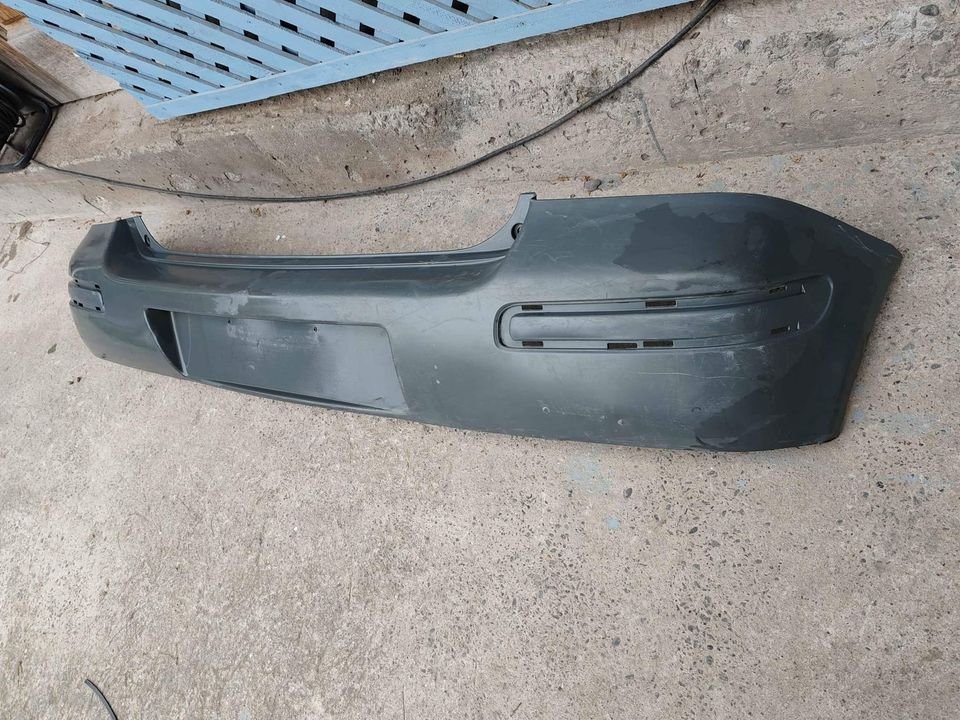 Parachoque trasero Toyota Yaris Sport 2003 - 2005 - Imagen 3
