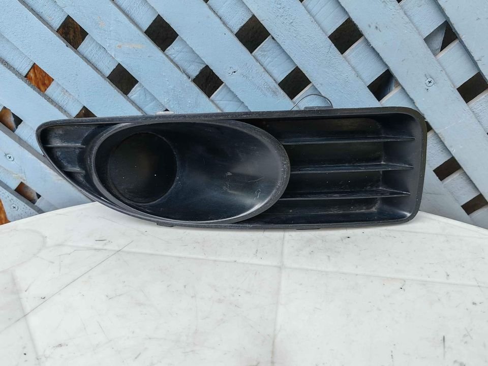Tapa de neblinero derecho Fiat Linea 2010