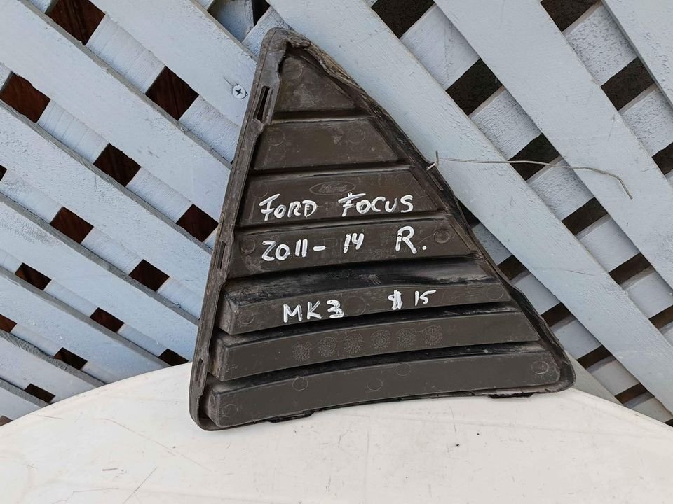 Tapa de neblinero derecho Ford Focus 2011 - 2014 - Imagen 3
