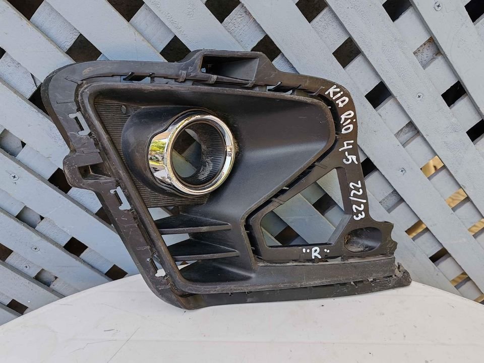 Tapa de neblinero derecho Kia Rio 4 y 5 2022 - 2023