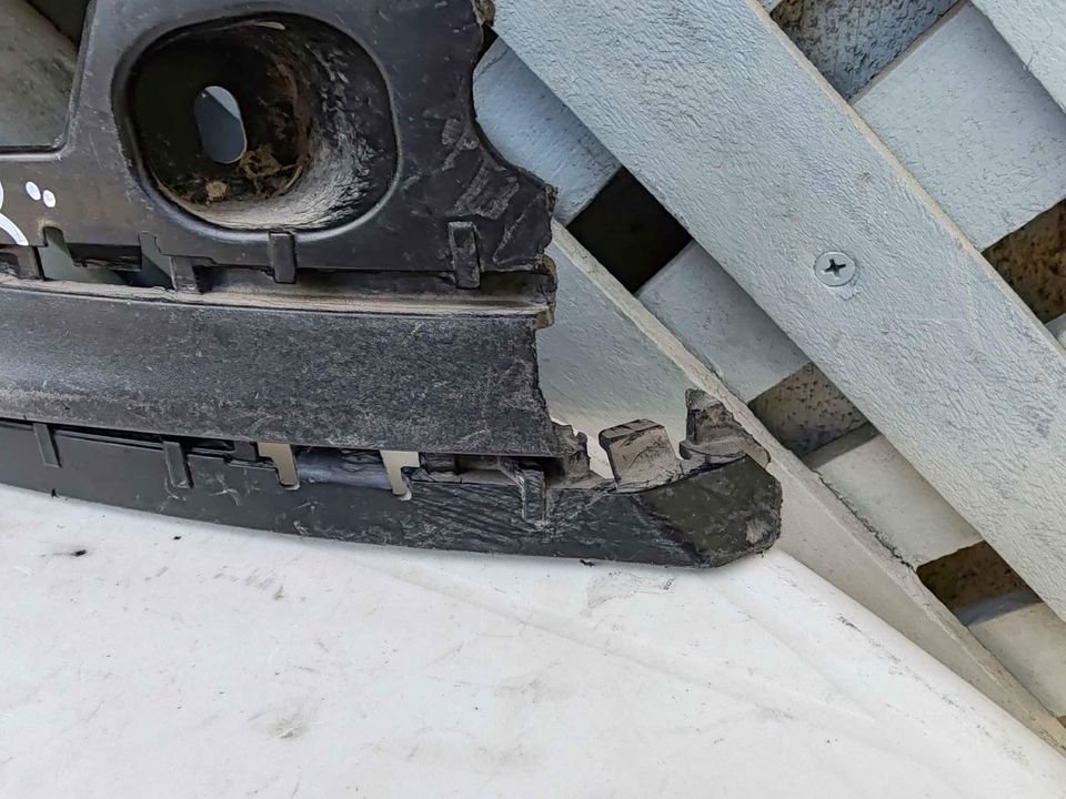 Tapa de neblinero derecho Kia Rio 4 y 5 2022 - 2023 - Imagen 3
