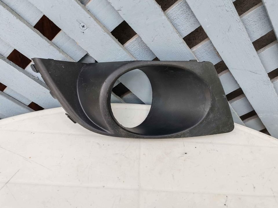 Tapa de neblinero derecho Subaru Legacy 2007 - 2009