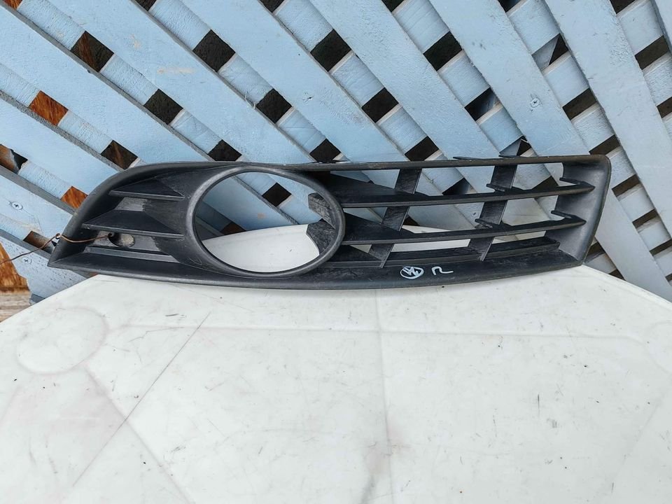 Tapa de neblinero derecho Volkswagen Passat 2007 - 2009