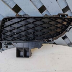 Tapa de neblinero izquierdo Mazda 3 2003 - 2006