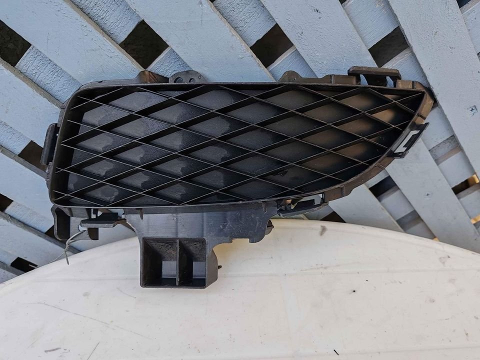 Tapa de neblinero izquierdo Mazda 3 2003 - 2006
