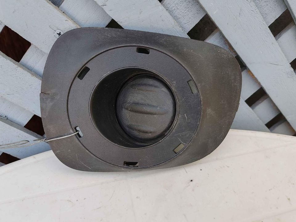 Tapa de neblinero izquierdo Mitsubishi Montero G2 2009 - 2013