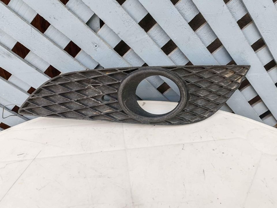 Tapa de neblinero izquierdo Opel Astra 2007 - 2009