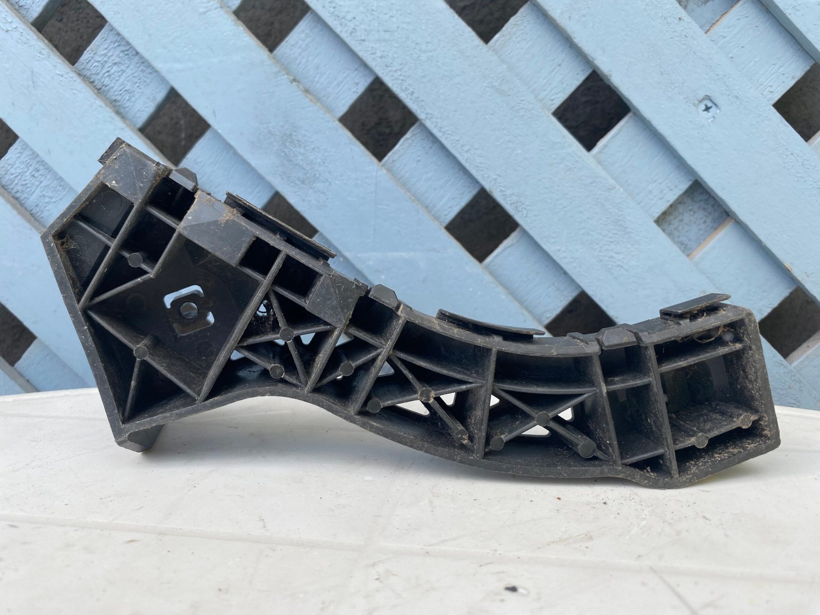 Mensula delantera izquierda Mazda 3 sedan 2003 - 2009 - Imagen 2