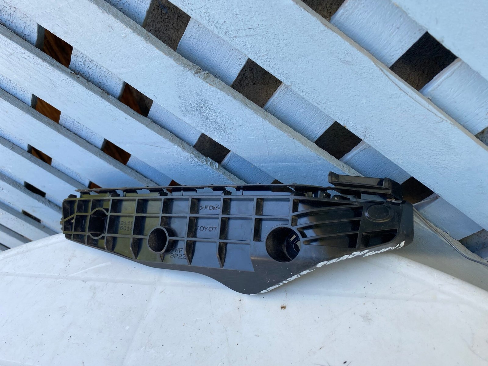Mensula delantera derecha Toyota Land Cruiser 2010 - 2013 - Imagen 2