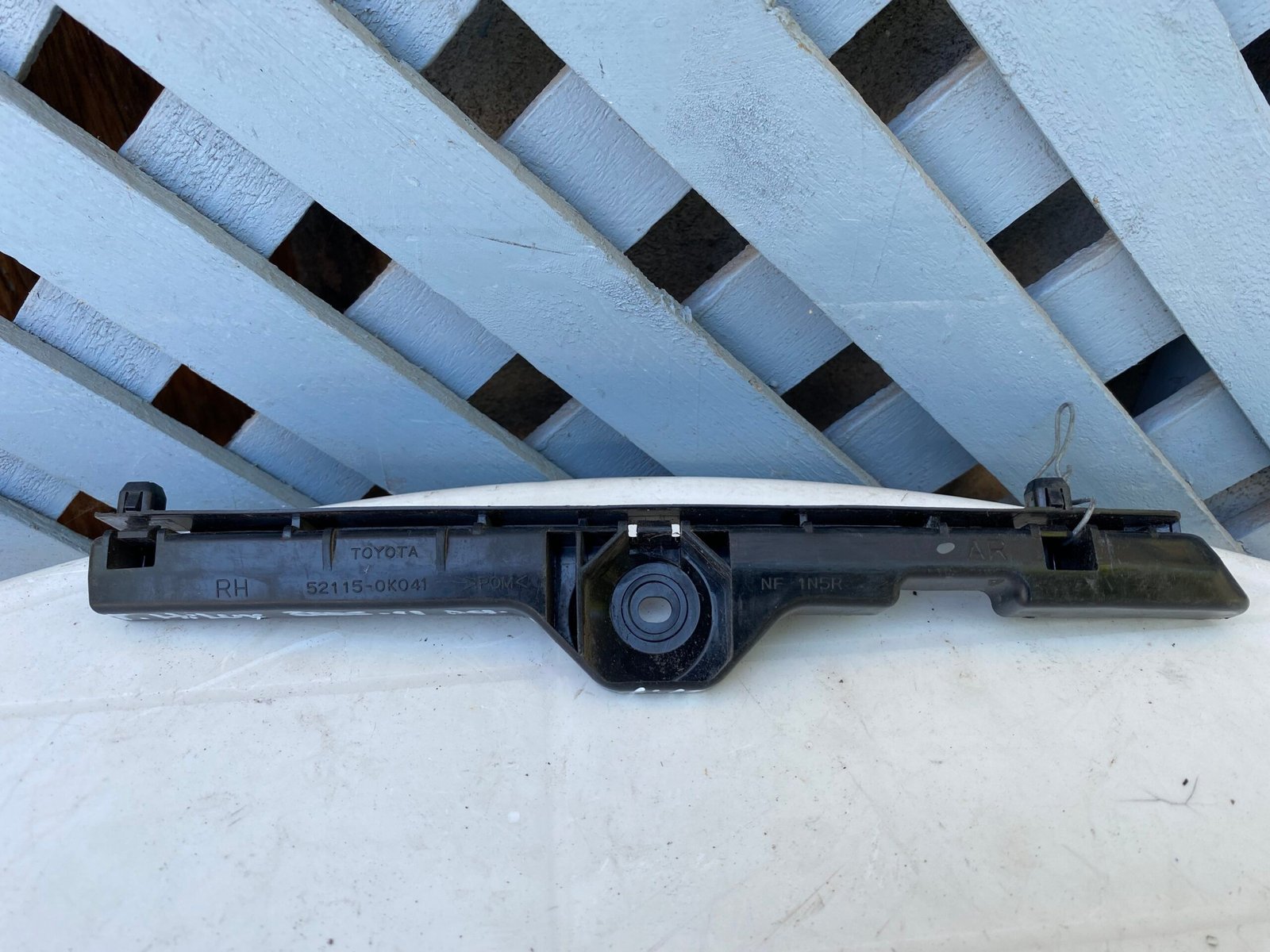 Mensula delantera derecha Toyota Hilux 2005 - 2011