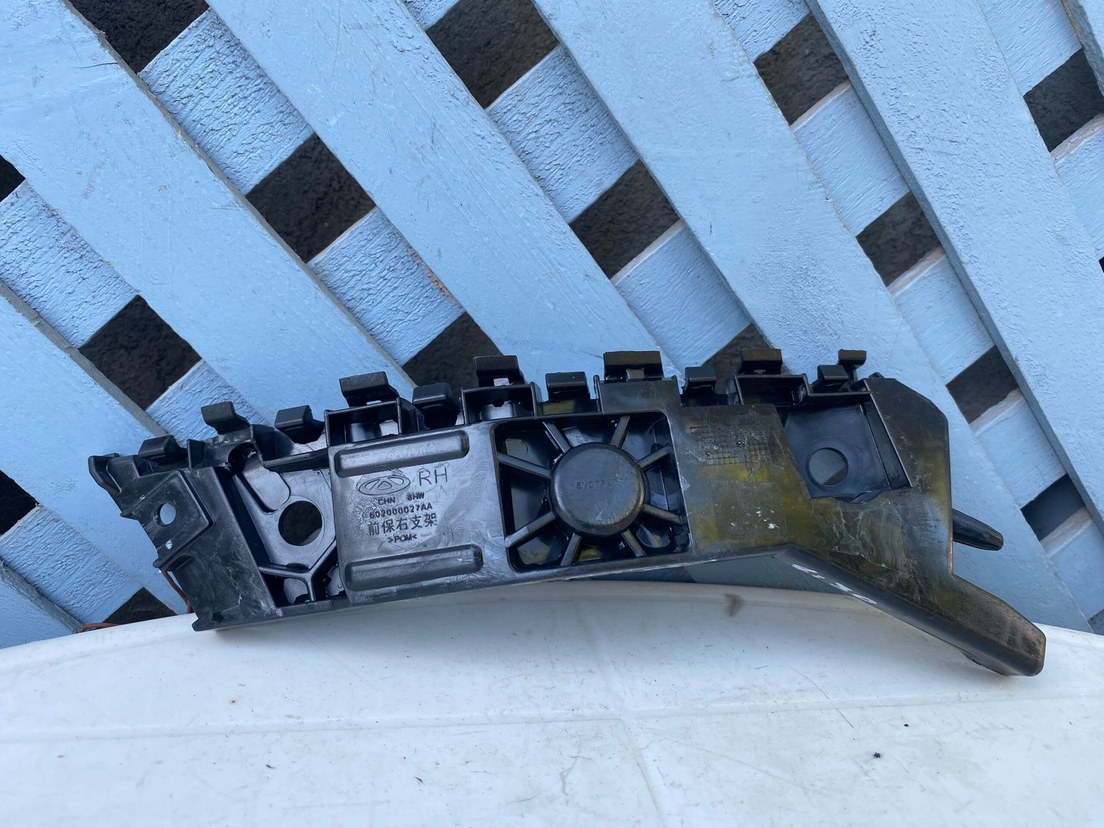 Mensula delantera derecha Chery Tiggo 8 2020 - 2024