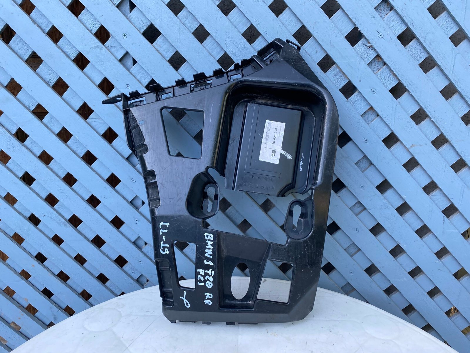 Mensula trasera izquierda BMW F20 / F21 2011 - 2020