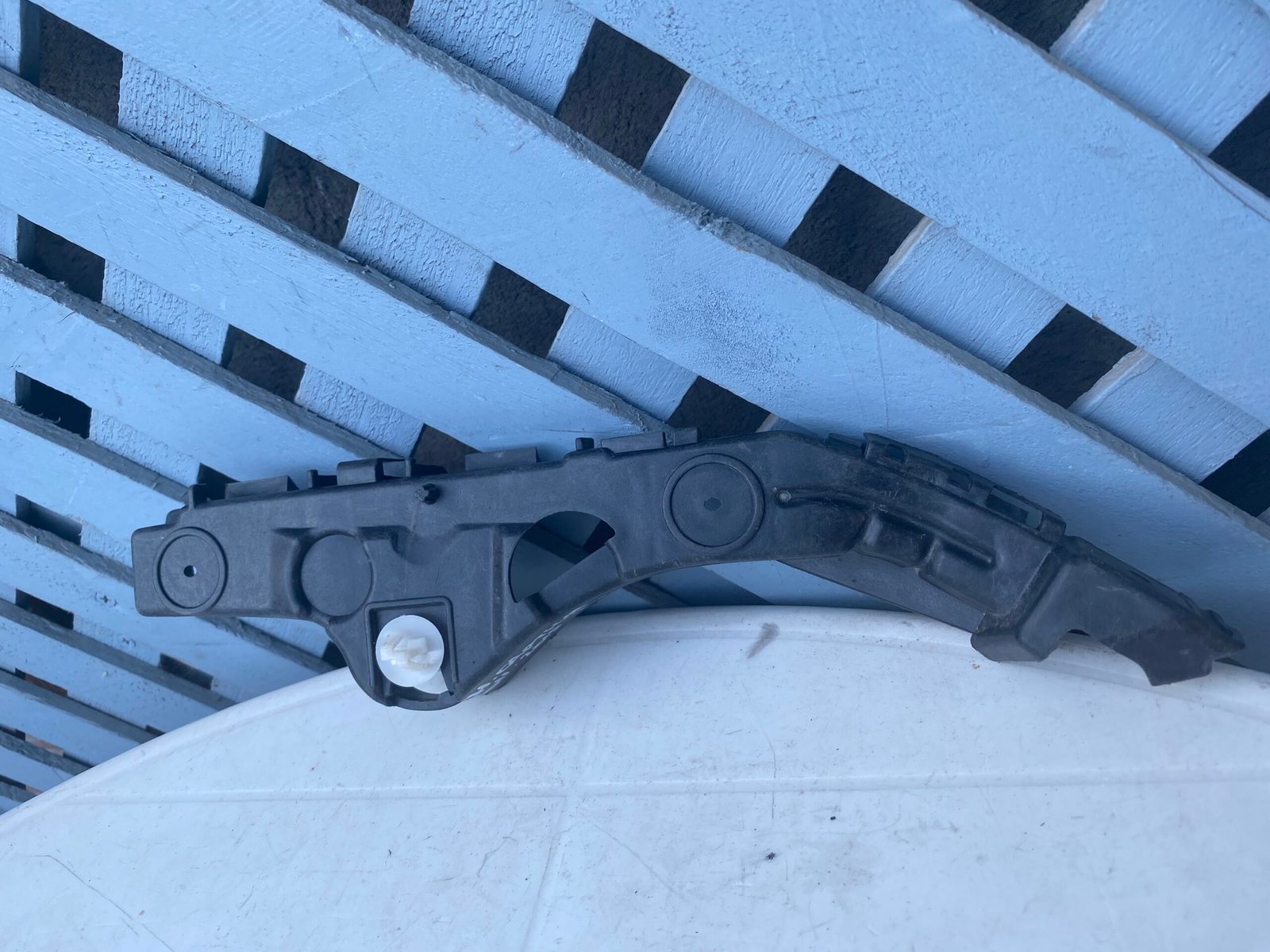 Mensula delantera derecha Chevrolet Captiva 2011 - 2015