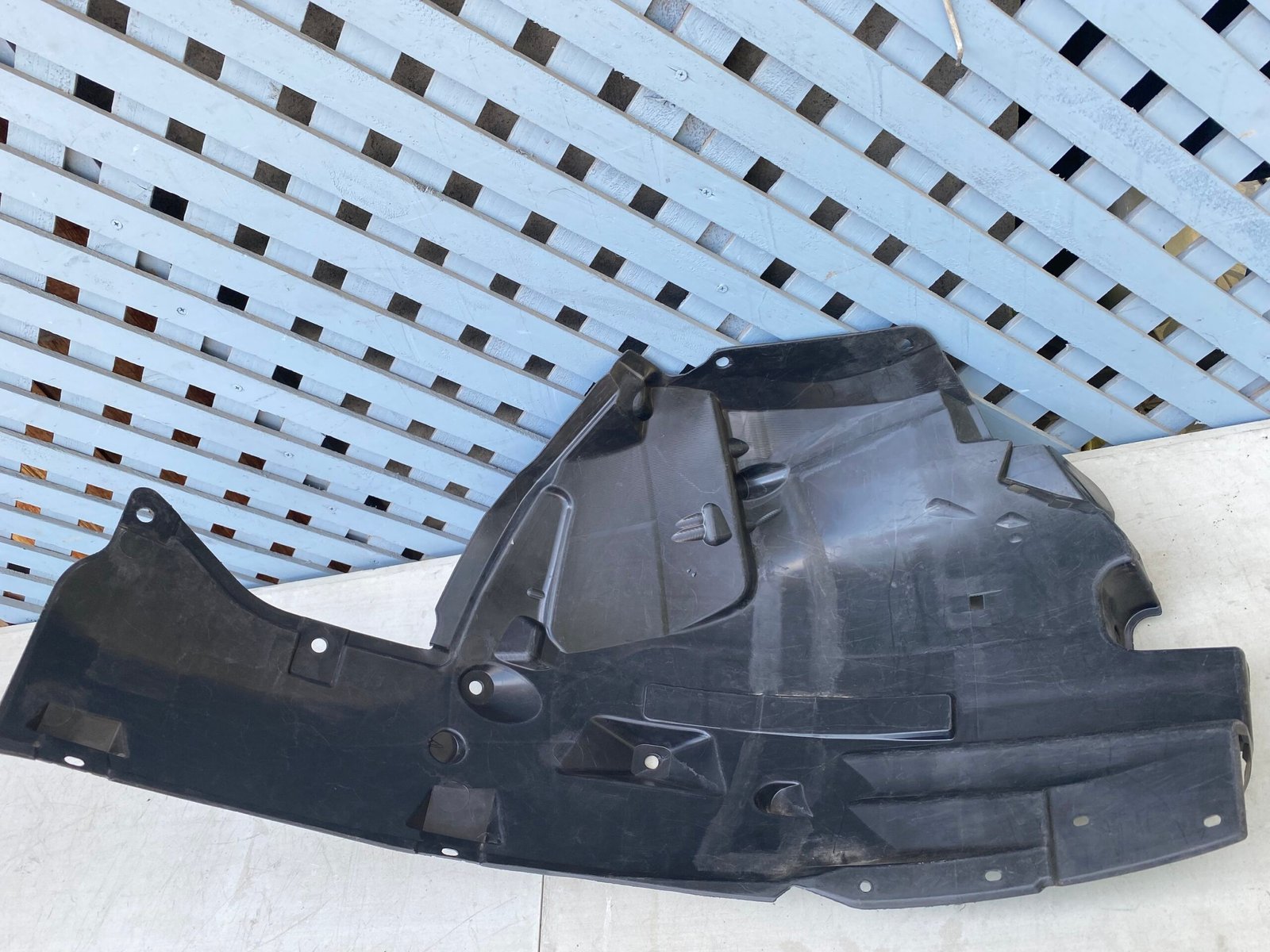 Guardafango trasero derecho Infiniti Q50 2014 - 2023 - Imagen 5