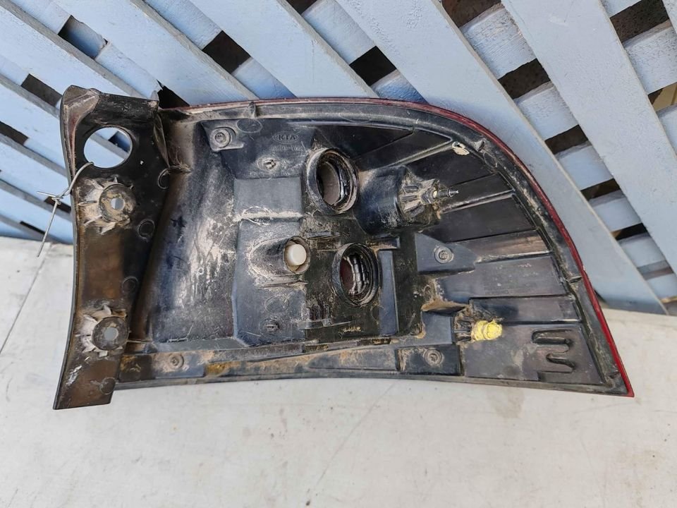 Foco trasero izquierdo Kia Rio 5 2012 - 2017 - Imagen 6