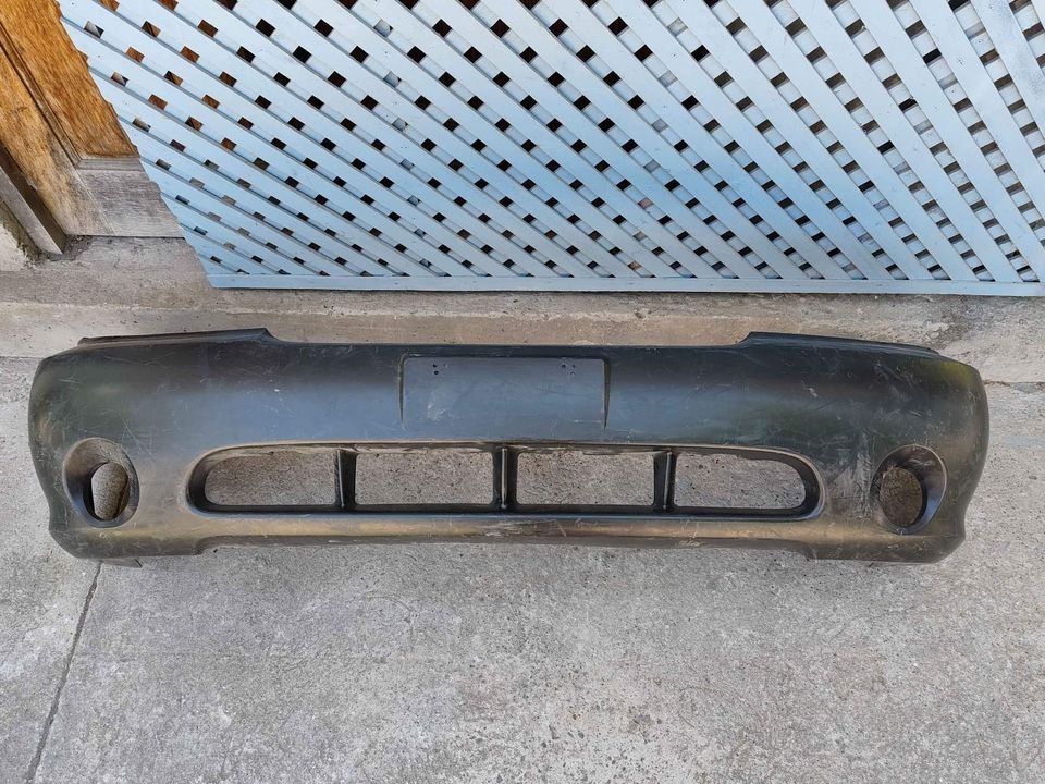 Parachoque delantero Kia Carnival 2002 - 2005