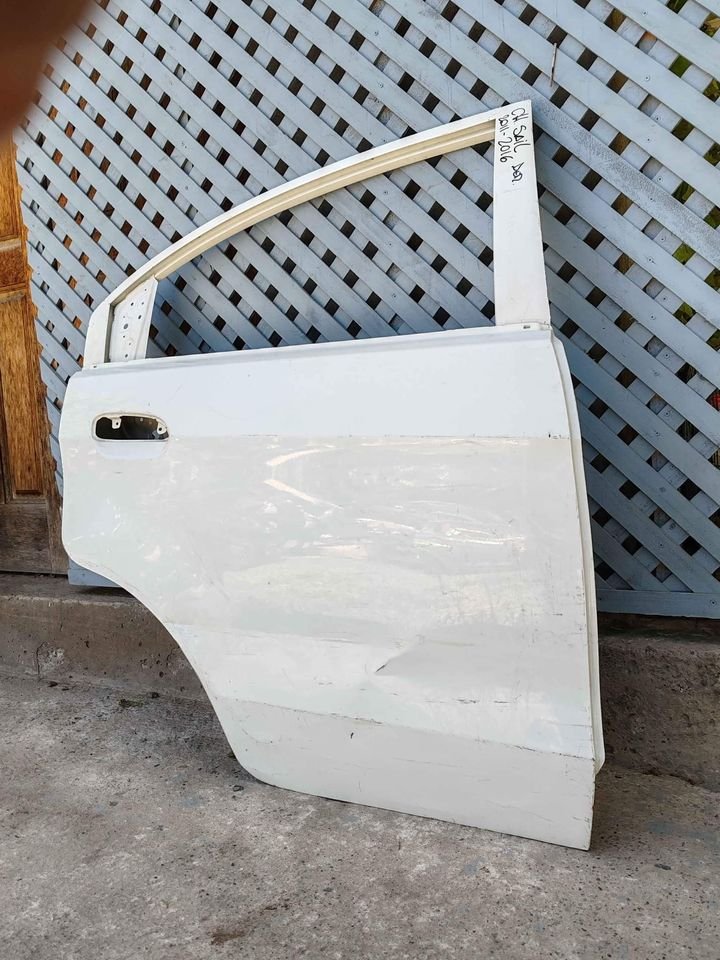 Puerta trasera derecha Chevrolet Sail 2011 - 2016 - Imagen 3