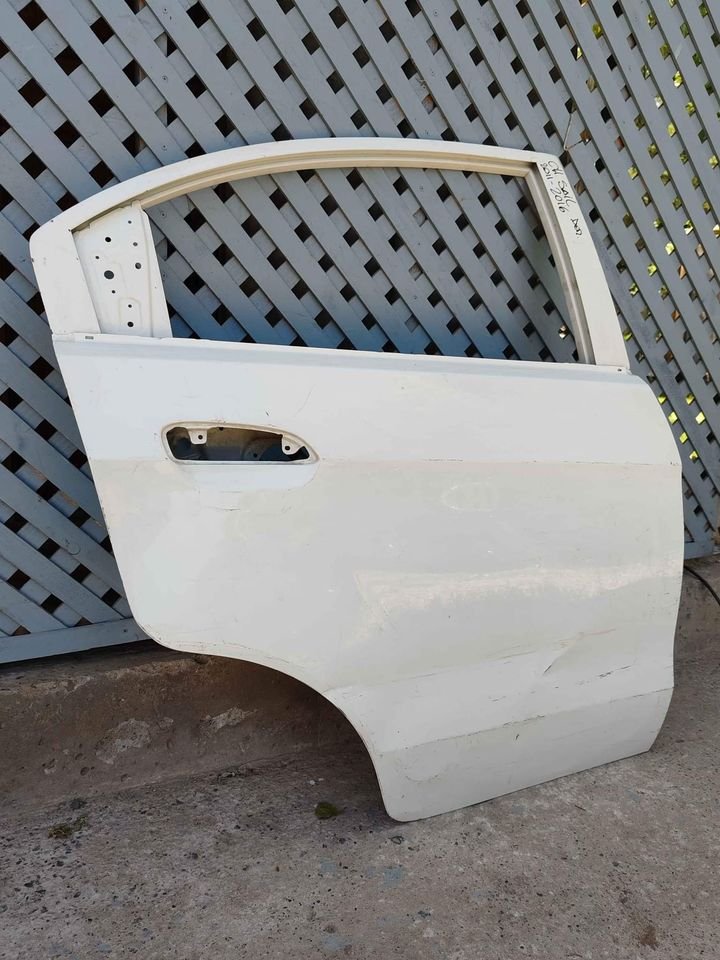 Puerta trasera derecha Chevrolet Sail 2011 - 2016 - Imagen 4