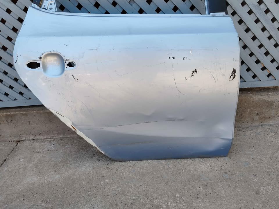 Puerta trasera derecha Hyundai i30 2007 - 2011 - Imagen 2