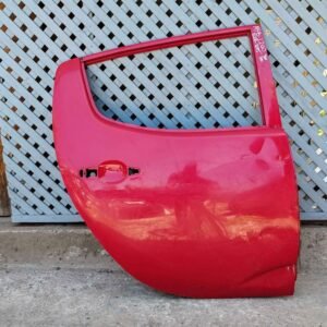 Puerta trasera derecha Mitsubishi L200 2008 - 2015