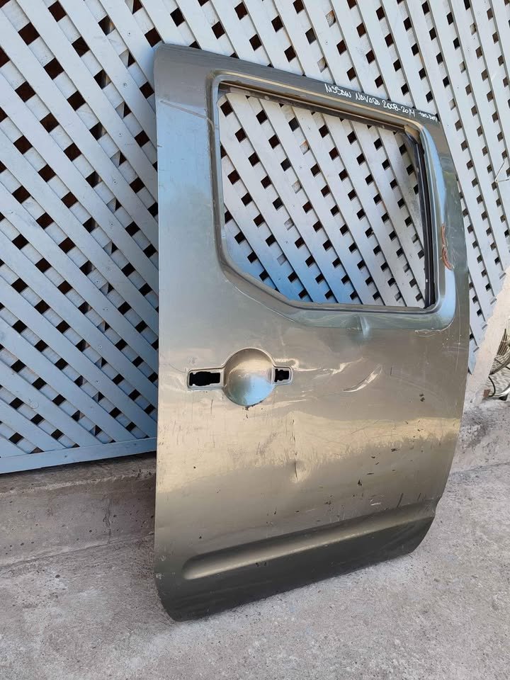 Puerta trasera derecha Nissan Navara 2008 - 2014 - Imagen 5