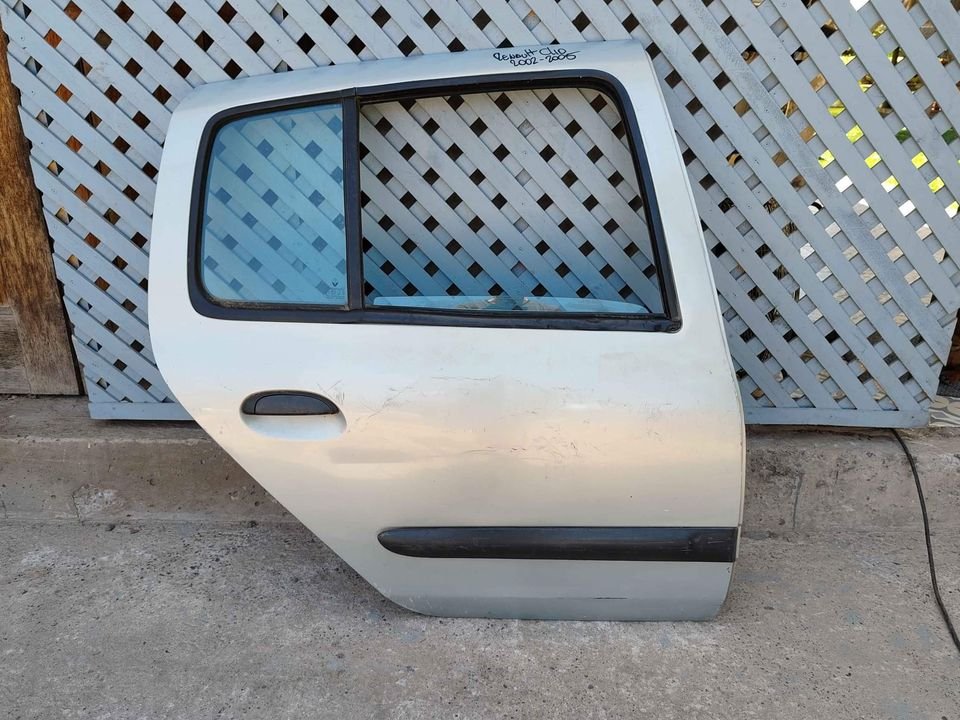 Puerta trasera derecha Renault Clio 2002 - 2005