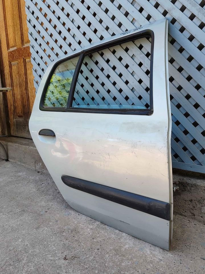 Puerta trasera derecha Renault Clio 2002 - 2005 - Imagen 4