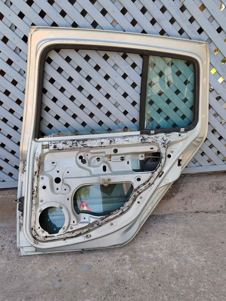 Puerta trasera derecha Renault Clio 2002 - 2005 - Imagen 8