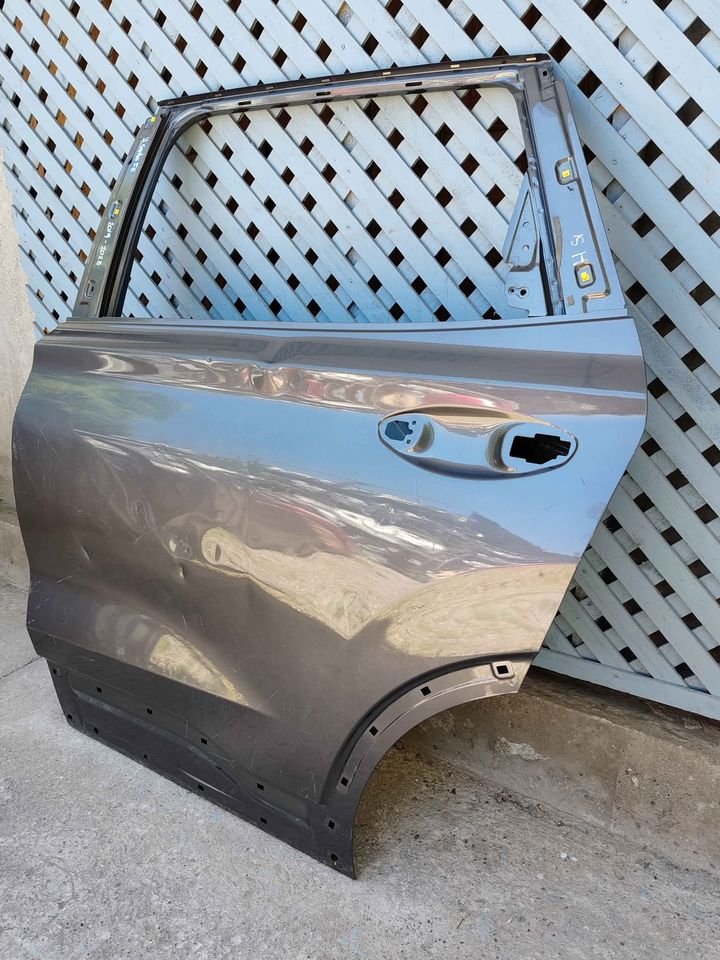 Puerta trasera izquierda Hyundai Santa Fe 2019 - 2023 - Imagen 3