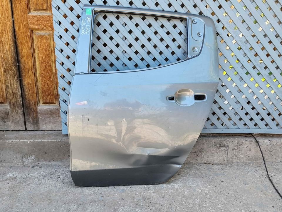 Puerta trasera izquierda Mitsubishi L200 2016 - 2018