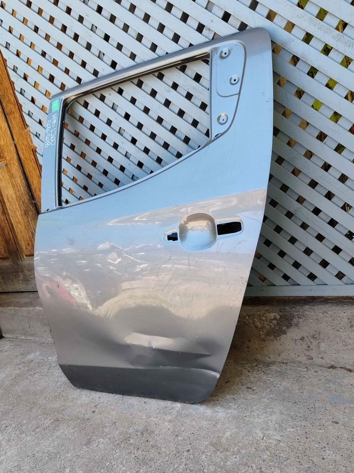 Puerta trasera izquierda Mitsubishi L200 2016 - 2018 - Imagen 4