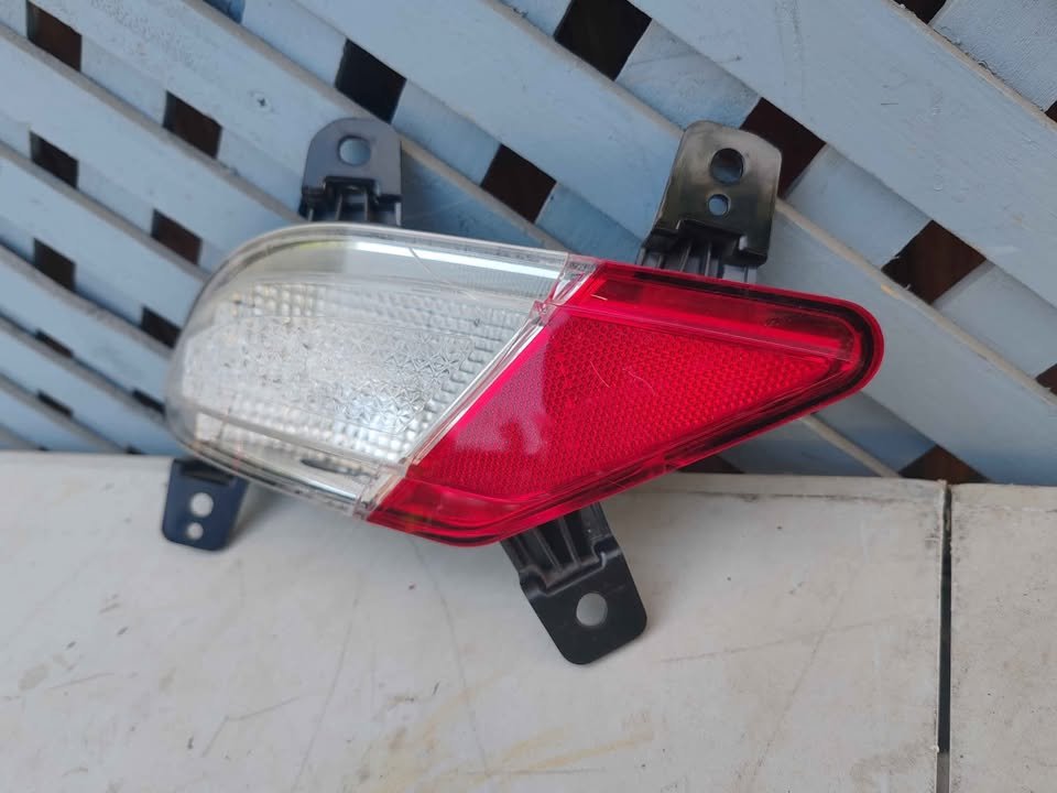 Mica izquierda de parachoque trasero Hyundai Creta 2024 - 2025 - Imagen 2
