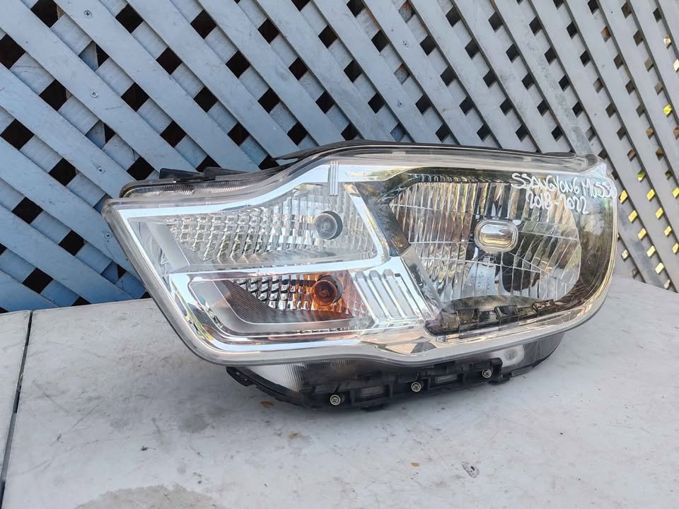 Óptico izquierdo Ssangyong Musso 2018 - 2022 - Imagen 2