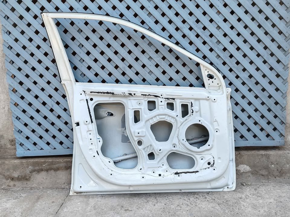 Puerta delantera izquierda Hyundai i20 2021 - 2024 - Imagen 9