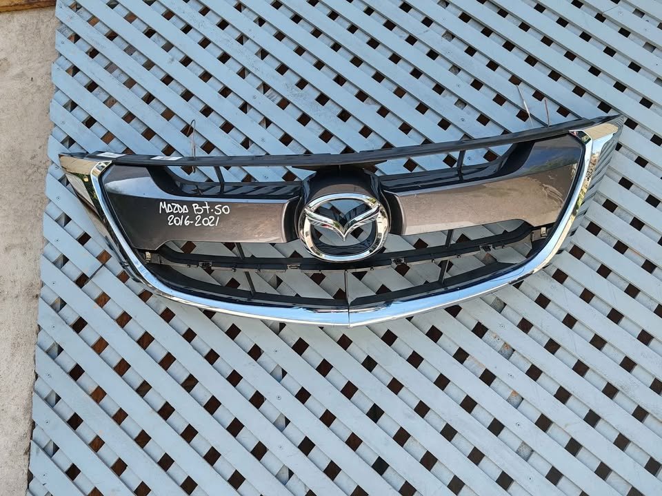 Máscara Mazda BT50 2016 - 2021