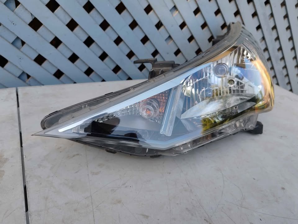 Óptico izquierdo Hyundai Accent 2021 - 2023 - Imagen 4