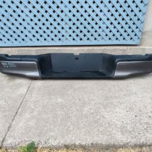 Parachoque trasero Toyota Hilux 2016 - 2022